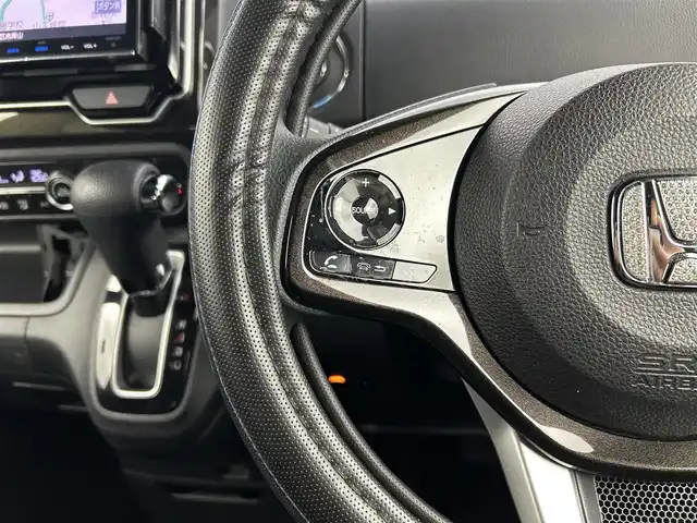 ホンダ Ｎ ＢＯＸ カスタム G L ホンダセンシング 千葉県 2020(令2)年 3.1万km プラチナホワイトパール 禁煙車/Honda SENSING/・衝突軽減ブレーキ〈CMBS〉/・誤発進抑制機能/・歩行者事故低減ステアリング/・先行車発進お知らせ機能/・標識認識機能●路外逸脱抑制機能/・ACC〈アダプティブ・クルーズ・コントロール〉/・LKAS〈車線維持支援システム〉/・後方誤発進抑制機能/・オートハイビーム/純正ナビ/・VXM-175VFEi/・CD/DVD/BT/フルセグ/左側パワースライドドア/前席シートヒーター/9灯式フルLEDヘッドライト/オートライト/シーケンシャルターンシグナルランプ/純正14インチAW/スマートキー/ビルトインETC