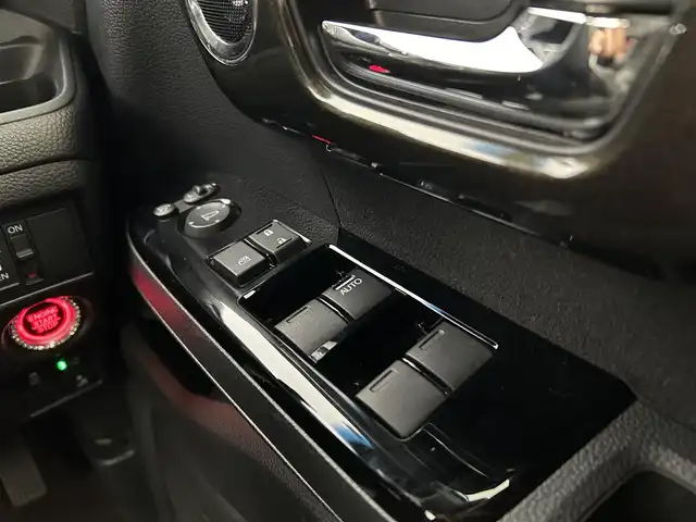 ホンダ Ｎ ＢＯＸ カスタム G L ホンダセンシング 千葉県 2020(令2)年 3.1万km プラチナホワイトパール 禁煙車/Honda SENSING/・衝突軽減ブレーキ〈CMBS〉/・誤発進抑制機能/・歩行者事故低減ステアリング/・先行車発進お知らせ機能/・標識認識機能●路外逸脱抑制機能/・ACC〈アダプティブ・クルーズ・コントロール〉/・LKAS〈車線維持支援システム〉/・後方誤発進抑制機能/・オートハイビーム/純正ナビ/・VXM-175VFEi/・CD/DVD/BT/フルセグ/左側パワースライドドア/前席シートヒーター/9灯式フルLEDヘッドライト/オートライト/シーケンシャルターンシグナルランプ/純正14インチAW/スマートキー/ビルトインETC