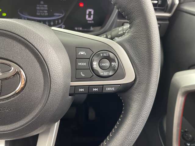 トヨタ ライズ Z 岐阜県 2022(令4)年 1.5万km ブラックマイカメタリック 純正ナビ/　(AM/FM/CD/DVD/Bluetooth/フルセグTV)/バックカメラ/衝突軽減ブレーキ/レーンキープアシスト/コーナーセンサー/レーダークルーズコントロール/LEDヘッドライト/ドライブレコーダー/ETC/シートヒーター/純正アルミホイール/純正ドアバイザー