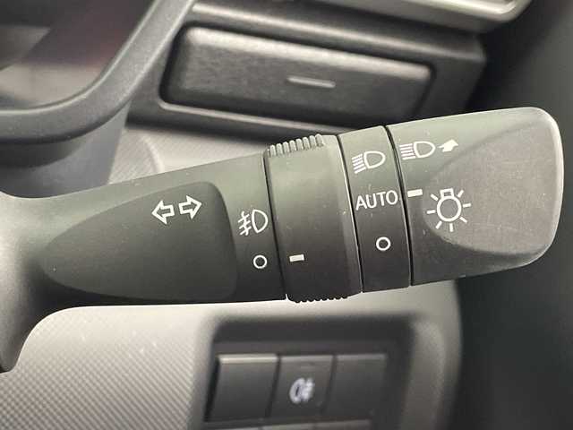 トヨタ ライズ Z 岐阜県 2022(令4)年 1.5万km ブラックマイカメタリック 純正ナビ/　(AM/FM/CD/DVD/Bluetooth/フルセグTV)/バックカメラ/衝突軽減ブレーキ/レーンキープアシスト/コーナーセンサー/レーダークルーズコントロール/LEDヘッドライト/ドライブレコーダー/ETC/シートヒーター/純正アルミホイール/純正ドアバイザー