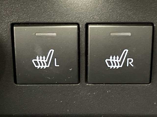 トヨタ ライズ Z 岐阜県 2022(令4)年 1.5万km ブラックマイカメタリック 純正ナビ/　(AM/FM/CD/DVD/Bluetooth/フルセグTV)/バックカメラ/衝突軽減ブレーキ/レーンキープアシスト/コーナーセンサー/レーダークルーズコントロール/LEDヘッドライト/ドライブレコーダー/ETC/シートヒーター/純正アルミホイール/純正ドアバイザー