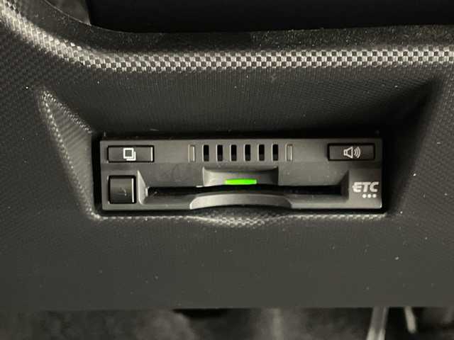 トヨタ ライズ Z 岐阜県 2022(令4)年 1.5万km ブラックマイカメタリック 純正ナビ/　(AM/FM/CD/DVD/Bluetooth/フルセグTV)/バックカメラ/衝突軽減ブレーキ/レーンキープアシスト/コーナーセンサー/レーダークルーズコントロール/LEDヘッドライト/ドライブレコーダー/ETC/シートヒーター/純正アルミホイール/純正ドアバイザー