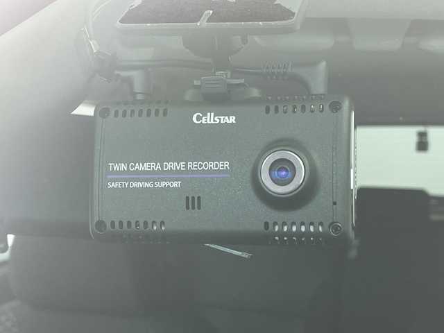 トヨタ ライズ Z 岐阜県 2022(令4)年 1.5万km ブラックマイカメタリック 純正ナビ/　(AM/FM/CD/DVD/Bluetooth/フルセグTV)/バックカメラ/衝突軽減ブレーキ/レーンキープアシスト/コーナーセンサー/レーダークルーズコントロール/LEDヘッドライト/ドライブレコーダー/ETC/シートヒーター/純正アルミホイール/純正ドアバイザー