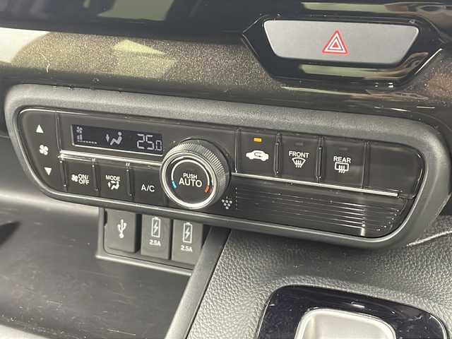 ホンダ Ｎ ＢＯＸ カスタム G L ホンダセンシング 愛知県 2019(令1)年 6.3万km クリスタルブラックパール 純正8インチメモリナビ/フルセグTV/CD/DVD/BT/USB/AM/FM/バックカメラ/ビルトインETC/ホンダセンシング/・衝突軽減ブレーキ/・誤発進抑制機能/・後方誤発進抑制機能/・路外逸脱警報機能/・アダプティブクルーズコントロール/・車線維持支援システム/・歩行者事故低減ステアリング/・先行車発進お知らせ機能/・標識認識機能/両側パワースライドドア/USBポート/サンシェード/プッシュスタート/スマートキー/横滑り防止/ステアリングスイッチ/電動格納ミラー/純正フロアマット/純正14インチAW/LEDオートヘッドライト/フォグランプ