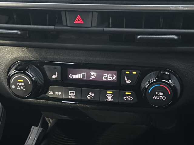 日産 ノート X FOUR 秋田県 2024(令6)年 1.6万km バーガンディー 4WD/ワンオーナー/純正ディスプレイオーディオ/Bluetooth/全方位カメラ/前席シートヒーター/ステアリングヒーター/社外AWサマータイヤ積込/保証書、取説/スペアキー