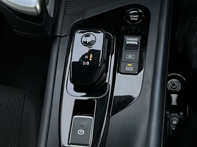 日産 ノート X FOUR 秋田県 2024(令6)年 1.6万km バーガンディー 4WD/ワンオーナー/純正ディスプレイオーディオ/Bluetooth/全方位カメラ/前席シートヒーター/ステアリングヒーター/社外AWサマータイヤ積込/保証書、取説/スペアキー