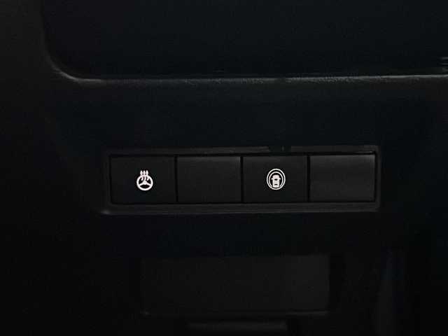 日産 ノート X FOUR 秋田県 2024(令6)年 1.6万km バーガンディー 4WD/ワンオーナー/純正ディスプレイオーディオ/Bluetooth/全方位カメラ/前席シートヒーター/ステアリングヒーター/社外AWサマータイヤ積込/保証書、取説/スペアキー