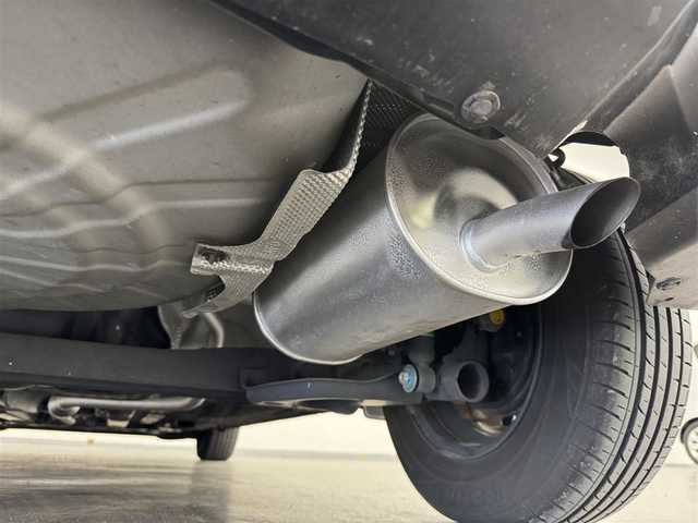 日産 ノート e－パワー X 愛知県 2017(平29)年 6.1万km スーパーブラック e-POWER/FF/フロアCVT/クラリオン 7インチナビ NXR16/（AM/FM/CD/USB/Bluetooth/AUX）/バックカメラ/ドライブレコーダー 前方/ETC/安全/・インテリジェント エマージェンシーブレーキ/・LDW（車線逸脱警報）/・VDC/・ABS（アンチロックブレーキシステム）、EBD（電子制御制動力配分システム）/・衝突安全ボディ/装備/・オートエアコン/・電動格納ドアミラー/・プッシュスタート/・全席パワーウィンドウ/・パワーステアリング/・保/取/ナビ取/・予備インテリジェントキーx1
