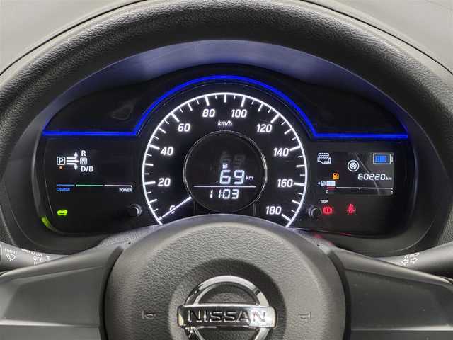 日産 ノート e－パワー X 愛知県 2017(平29)年 6.1万km スーパーブラック e-POWER/FF/フロアCVT/クラリオン 7インチナビ NXR16/（AM/FM/CD/USB/Bluetooth/AUX）/バックカメラ/ドライブレコーダー 前方/ETC/安全/・インテリジェント エマージェンシーブレーキ/・LDW（車線逸脱警報）/・VDC/・ABS（アンチロックブレーキシステム）、EBD（電子制御制動力配分システム）/・衝突安全ボディ/装備/・オートエアコン/・電動格納ドアミラー/・プッシュスタート/・全席パワーウィンドウ/・パワーステアリング/・保/取/ナビ取/・予備インテリジェントキーx1