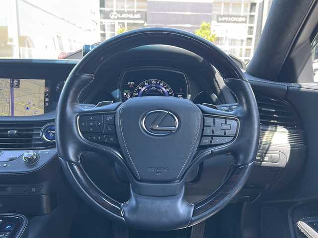 レクサス ＬＳ 500h バージョンL 大阪府 2019(令1)年 13.5万km グラファイトブラックガラスフレーク ワンオーナー/純正ナビ（フルセグTV・Bluetooth・CD・DVD・ラジオ）/全周囲カメラ/シートヒーター/シートクーラー（運転席・助手席・後部座席）/パワーシート（運転席・助手席・後部座席）/ステアリングヒーター/ETC2.0/レーダークルーズコントロール/ヘッドアップディスプレイ/レーンアシスト/本革ブラックレザーシート/本革巻きステアリング/前後ドライブレコーダー/ブラインドスポットモニター