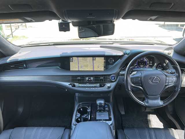 レクサス ＬＳ 500h バージョンL 大阪府 2019(令1)年 13.5万km グラファイトブラックガラスフレーク ワンオーナー/純正ナビ（フルセグTV・Bluetooth・CD・DVD・ラジオ）/全周囲カメラ/シートヒーター/シートクーラー（運転席・助手席・後部座席）/パワーシート（運転席・助手席・後部座席）/ステアリングヒーター/ETC2.0/レーダークルーズコントロール/ヘッドアップディスプレイ/レーンアシスト/本革ブラックレザーシート/本革巻きステアリング/前後ドライブレコーダー/ブラインドスポットモニター