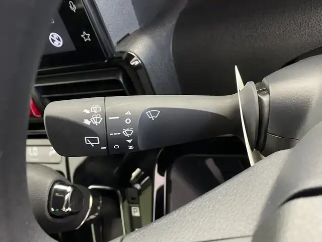 スバル シフォン カスタムR 鹿児島県 2024(令6)年 1.4万km シャイニングホワイトパール ワンオーナー/純正9型ディスプレイオーディオ/Apple CarPlay/フルセグTV/FM/AM/Bluetooth/ETC/全周囲カメラ/衝突軽減ブレーキ/レーンキープアシスト/盗難防止装置/パーキングアシスト/クルーズコントロール/デジタルインナーミラー/ステアリングリモコン/シートヒーター（D席+N席）/両側パワースライドドア/前後コーナーセンサー/LEDヘッドライト/オートライト/オートエアコン/スマートキー×2/プッシュスタートボタン/12V電源/USBジャック/純正14インチアルミホイール/純正フロアマット/取扱説明書/保証書
