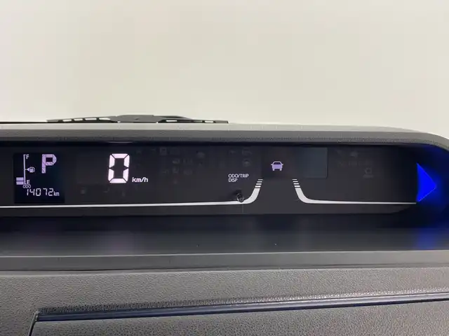 スバル シフォン カスタムR 鹿児島県 2024(令6)年 1.4万km シャイニングホワイトパール ワンオーナー/純正9型ディスプレイオーディオ/Apple CarPlay/フルセグTV/FM/AM/Bluetooth/ETC/全周囲カメラ/衝突軽減ブレーキ/レーンキープアシスト/盗難防止装置/パーキングアシスト/クルーズコントロール/デジタルインナーミラー/ステアリングリモコン/シートヒーター（D席+N席）/両側パワースライドドア/前後コーナーセンサー/LEDヘッドライト/オートライト/オートエアコン/スマートキー×2/プッシュスタートボタン/12V電源/USBジャック/純正14インチアルミホイール/純正フロアマット/取扱説明書/保証書