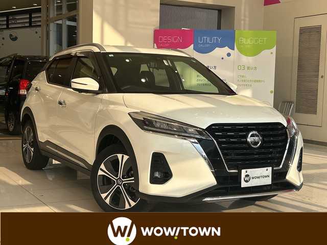 日産 キックス X 埼玉県 2020(令2)年 4.6万km ブリリアントホワイトパール エマージェンシーブレーキ /プロパイロット /純正9インチメモリナビ/　　CD/DVD/BT/フルセグ/アラウンドビューモニター /LEDオートライト /ハーフレザーシート /純正17インチアルミホイール/インテリジェントミラー/電子パーキング/ステアリングスイッチ /純正ETC