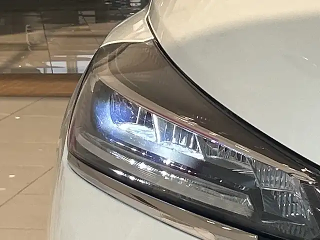 日産 キックス X 埼玉県 2020(令2)年 4.6万km ブリリアントホワイトパール エマージェンシーブレーキ /プロパイロット /純正9インチメモリナビ/　　CD/DVD/BT/フルセグ/アラウンドビューモニター /LEDオートライト /ハーフレザーシート /純正17インチアルミホイール/インテリジェントミラー/電子パーキング/ステアリングスイッチ /純正ETC
