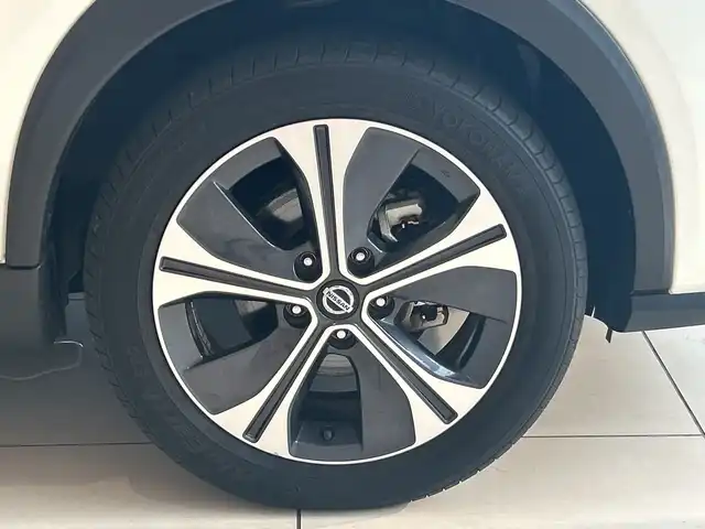 日産 キックス X 埼玉県 2020(令2)年 4.6万km ブリリアントホワイトパール エマージェンシーブレーキ /プロパイロット /純正9インチメモリナビ/　　CD/DVD/BT/フルセグ/アラウンドビューモニター /LEDオートライト /ハーフレザーシート /純正17インチアルミホイール/インテリジェントミラー/電子パーキング/ステアリングスイッチ /純正ETC