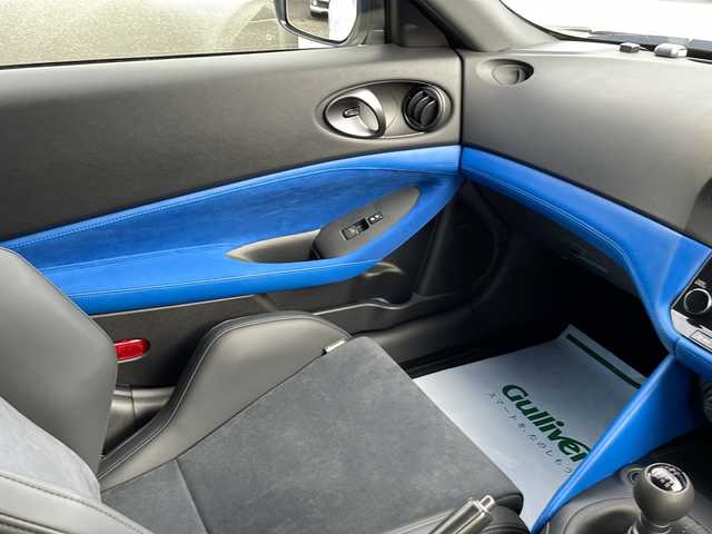 日産 フェアレディ Ｚ バージョンST 東京都 2024(令6)年 0.2万km パールⅡ 車体色　XKJ　プリズムホワイト×スーパーブラック/新車時保証書/ナビ説明書/エマージェンシーブレーキ/前・側・後方支援/インテリジェントクルーズコントロール/純正ナビ/フルセグTV【走行中映ります】/BT/USB/AppleCarplay/BOSEサウンド/バックカメラ　ETC2.0/LEDヘッドライト/オートライト/スマートキー×2【キータグ有】/革巻きハンドル/RECAROシート/BLITZ車高調/SR-SDIXELローター＆パッド/社外１９インチアルミ【TWS】