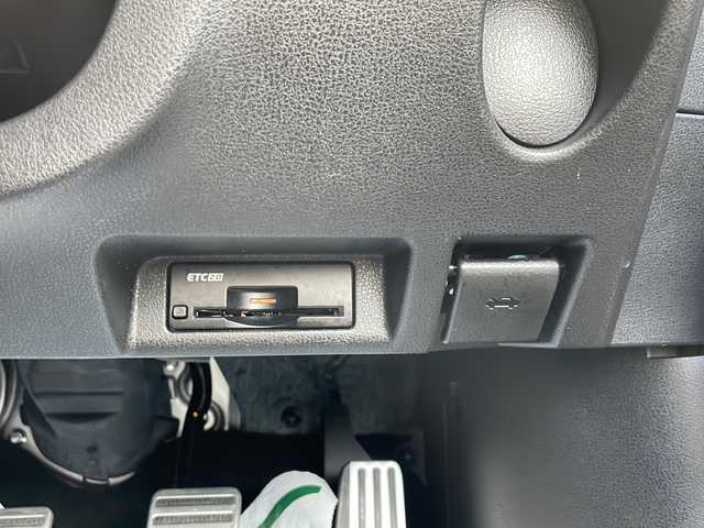 日産 フェアレディ Ｚ バージョンST 東京都 2024(令6)年 0.2万km パールⅡ 車体色　XKJ　プリズムホワイト×スーパーブラック/新車時保証書/ナビ説明書/エマージェンシーブレーキ/前・側・後方支援/インテリジェントクルーズコントロール/純正ナビ/フルセグTV【走行中映ります】/BT/USB/AppleCarplay/BOSEサウンド/バックカメラ　ETC2.0/LEDヘッドライト/オートライト/スマートキー×2【キータグ有】/革巻きハンドル/RECAROシート/BLITZ車高調/SR-SDIXELローター＆パッド/社外１９インチアルミ【TWS】