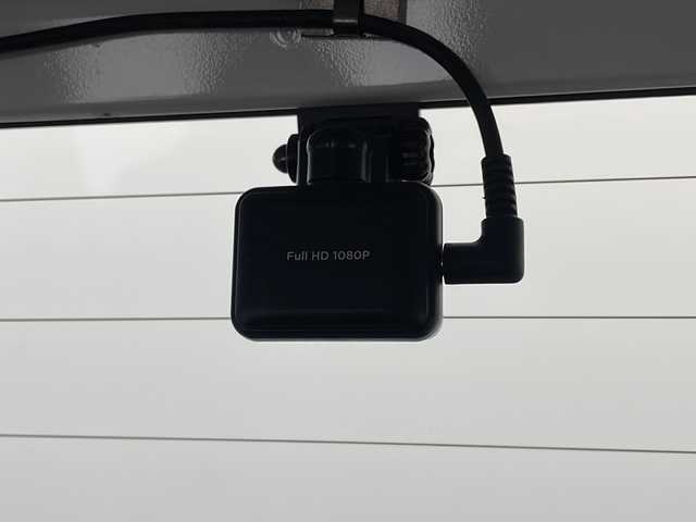 スズキ ジムニー XC 栃木県 2023(令5)年 2.1万km ピュアホワイトP スズキセーフティサポート/・デュアルカメラブレーキサポート/・デュアルセンサーブレーキサポート/・誤発進抑制機能/・車線逸脱抑制機能/・車線逸脱警報機能/・ふらつき警報機能/・先行車発進お知らせ機能/・標識認識機能/禁煙車/4WD/オートライト/LEDヘッドライト/アイドリングストップ/ヘッドライトウォッシャー/シートヒーター/クルーズコントロール/革巻きステアリング/スマートキー/プッシュスタート/ステアリングスイッチ