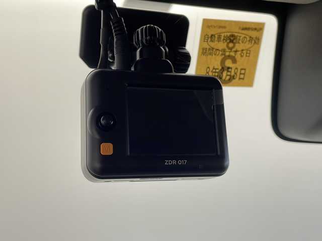 スズキ ジムニー XC 栃木県 2023(令5)年 2.1万km ピュアホワイトP スズキセーフティサポート/・デュアルカメラブレーキサポート/・デュアルセンサーブレーキサポート/・誤発進抑制機能/・車線逸脱抑制機能/・車線逸脱警報機能/・ふらつき警報機能/・先行車発進お知らせ機能/・標識認識機能/禁煙車/4WD/オートライト/LEDヘッドライト/アイドリングストップ/ヘッドライトウォッシャー/シートヒーター/クルーズコントロール/革巻きステアリング/スマートキー/プッシュスタート/ステアリングスイッチ