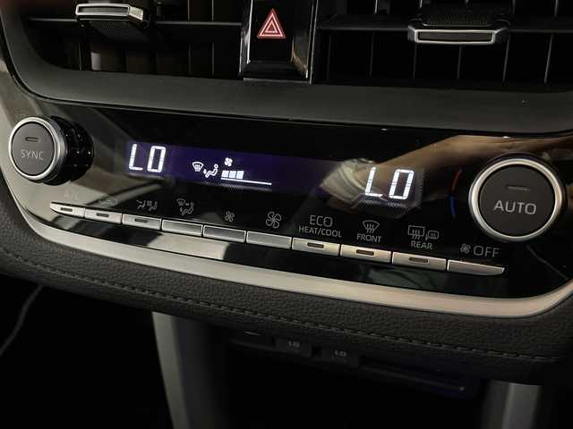 トヨタ カローラ クロス ハイブリッド Z 福岡県 2023(令5)年 1万km プラチナホワイトパールマイカ 純正ディスプレイオーディオ/フルセグテレビ/バックカメラ/サイドカメラ/パワーバックドア/パワーシート/シートヒーター/ハーフレザーシート/革巻きステアリング/パーキングアシスト/LEDヘッドライト/BSM/ETC