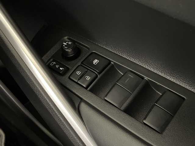 トヨタ カローラ クロス ハイブリッド Z 福岡県 2023(令5)年 1万km プラチナホワイトパールマイカ 純正ディスプレイオーディオ/フルセグテレビ/バックカメラ/サイドカメラ/パワーバックドア/パワーシート/シートヒーター/ハーフレザーシート/革巻きステアリング/パーキングアシスト/LEDヘッドライト/BSM/ETC