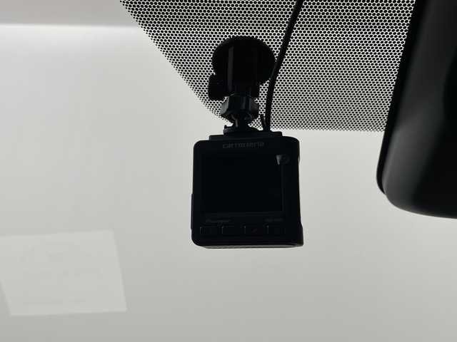 トヨタ アルファードハイブリット Z 埼玉県 2025(令7)年 0.8万km ブラック モデリスタエアロ/左右独立ムーンルーフ/純正14インチナビ機能付きディスプレイオーディオ/　(Bluetooth/HDMI/FM/AM/Miracast)/全方位カメラ/フルセグテレビ/両側パワースライドドア/ビルトインETC2.0/ドライブレコーダー/パワーバックドア/アダプティブクルーズコントロール/衝突被害軽減ブレーキ/車線逸脱警報/プロアクティブドライビングアシスト/クリアランスソナー/ブラインドスポットモニター/デジタルインナーミラー/ステアリングヒーター/シートヒーター/エアーシート/サイドエンブレムイルミネーション/ワイヤレス充電/電動パーキングブレーキ/ブレーキホールド/メモリ付きパワーシート/プッシュスタート/純正18インチアルミホイール