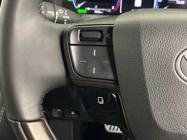 トヨタ アルファードハイブリット Z 埼玉県 2025(令7)年 0.8万km ブラック モデリスタエアロ/左右独立ムーンルーフ/純正14インチナビ機能付きディスプレイオーディオ/　(Bluetooth/HDMI/FM/AM/Miracast)/全方位カメラ/フルセグテレビ/両側パワースライドドア/ビルトインETC2.0/ドライブレコーダー/パワーバックドア/アダプティブクルーズコントロール/衝突被害軽減ブレーキ/車線逸脱警報/プロアクティブドライビングアシスト/クリアランスソナー/ブラインドスポットモニター/デジタルインナーミラー/ステアリングヒーター/シートヒーター/エアーシート/サイドエンブレムイルミネーション/ワイヤレス充電/電動パーキングブレーキ/ブレーキホールド/メモリ付きパワーシート/プッシュスタート/純正18インチアルミホイール