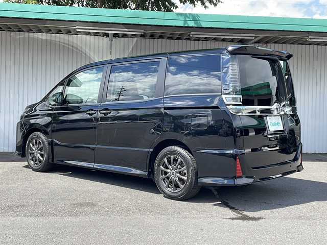 トヨタ ヴォクシー ZS 長野県 2021(令3)年 2.6万km ブラック トヨタセーフティセンス/片側パワースライドドア/社外メモリナビ（AVIC-RZ503）/・CD/DVD/Bluetooth/バックカメラ/ETC/クルーズコントロール/前方ドライブレコーダー/社外15インチAW/社外フロアマット/前後コーナーセンサー/LEDオートライト/プッシュスタート/スマートキー/取扱説明書