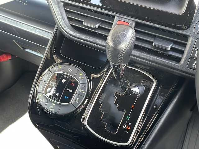トヨタ ヴォクシー ZS 長野県 2021(令3)年 2.6万km ブラック トヨタセーフティセンス/片側パワースライドドア/社外メモリナビ（AVIC-RZ503）/・CD/DVD/Bluetooth/バックカメラ/ETC/クルーズコントロール/前方ドライブレコーダー/社外15インチAW/社外フロアマット/前後コーナーセンサー/LEDオートライト/プッシュスタート/スマートキー/取扱説明書
