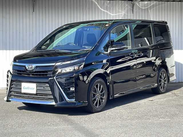 トヨタ ヴォクシー ZS 長野県 2021(令3)年 2.6万km ブラック トヨタセーフティセンス/片側パワースライドドア/社外メモリナビ（AVIC-RZ503）/・CD/DVD/Bluetooth/バックカメラ/ETC/クルーズコントロール/前方ドライブレコーダー/社外15インチAW/社外フロアマット/前後コーナーセンサー/LEDオートライト/プッシュスタート/スマートキー/取扱説明書
