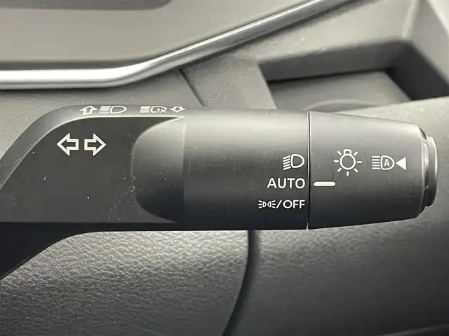 日産 ノート X 茨城県 2023(令5)年 0.9万km ダークメタルグレー 純正9型ナビ/全周囲カメラ/フルセグ/ワイヤレス充電/プロパイロット/衝突被害軽減ブレーキ/車線逸脱抑制装置/オートマチックハイビーム/ソナー/BSI/ETC2.0/ドラレコ/LEDヘッドライト/スマートキー