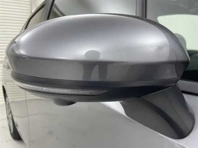 日産 ノート X 茨城県 2023(令5)年 0.9万km ダークメタルグレー 純正9型ナビ/全周囲カメラ/フルセグ/ワイヤレス充電/プロパイロット/衝突被害軽減ブレーキ/車線逸脱抑制装置/オートマチックハイビーム/ソナー/BSI/ETC2.0/ドラレコ/LEDヘッドライト/スマートキー