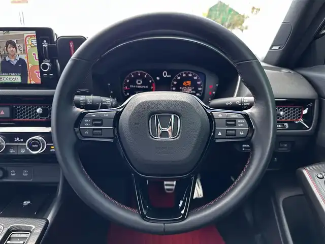 ホンダ シビック RS 宮城県 2025(令7)年 1.8万km クリスタルブラックパール ワンオーナー/BOSEプレミアムサウンドシステム/ホンダセンシング/●衝突軽減ブレーキ（CMBS）/●先行車発進お知らせ機能/●歩行者事故低減ステアリング/●路外逸脱抑制機能/●標識認識機能/●渋滞追従機能付アダプティブクルーズコントロール（ACC） /●車線維持支援システム（LKAS）/●ブラインドスポットインフォメーション/●近距離衝突軽減ブレーキ/●パーキングセンサーシステム/●後退出庫サポート/●アダプティブドライビングビーム/ホンダコネクトディスプレー/・車内Wi-Fi/・地デジTV/・AppleCarPlay/AndroidAuto/・Googleマップ/GooglePlay/・9インチワイドディスプレイ/・バックカメラ/・充電用USBジャック/・ETC2.0/ワイヤレス充電器/ハーフレザーシート/シートヒーター/パワーシート/革巻きステアリング/ステアリングスイッチ/電動パーキングブレーキ/ブレーキホールド/LEDヘッドランプ/オートライト/スマートキー＆プッシュスタート/電動格納ミラー/純正18インチAW/フロアマット/W/サイド/カーテンエアバッグ/取扱説明書/保証書
