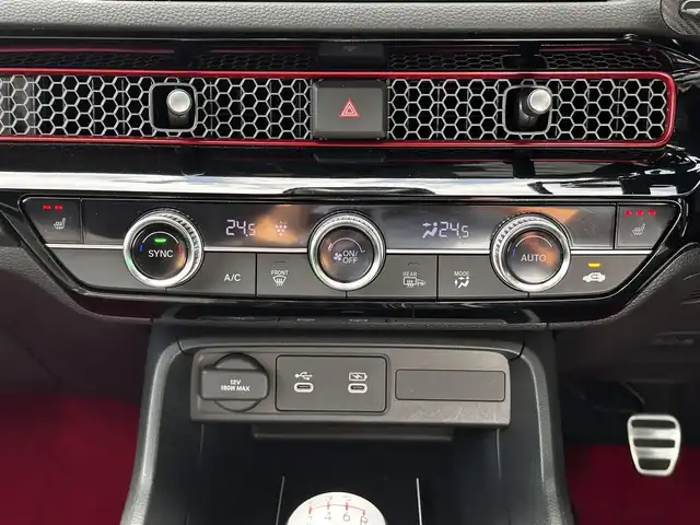 ホンダ シビック RS 宮城県 2025(令7)年 1.8万km クリスタルブラックパール ワンオーナー/BOSEプレミアムサウンドシステム/ホンダセンシング/●衝突軽減ブレーキ（CMBS）/●先行車発進お知らせ機能/●歩行者事故低減ステアリング/●路外逸脱抑制機能/●標識認識機能/●渋滞追従機能付アダプティブクルーズコントロール（ACC） /●車線維持支援システム（LKAS）/●ブラインドスポットインフォメーション/●近距離衝突軽減ブレーキ/●パーキングセンサーシステム/●後退出庫サポート/●アダプティブドライビングビーム/ホンダコネクトディスプレー/・車内Wi-Fi/・地デジTV/・AppleCarPlay/AndroidAuto/・Googleマップ/GooglePlay/・9インチワイドディスプレイ/・バックカメラ/・充電用USBジャック/・ETC2.0/ワイヤレス充電器/ハーフレザーシート/シートヒーター/パワーシート/革巻きステアリング/ステアリングスイッチ/電動パーキングブレーキ/ブレーキホールド/LEDヘッドランプ/オートライト/スマートキー＆プッシュスタート/電動格納ミラー/純正18インチAW/フロアマット/W/サイド/カーテンエアバッグ/取扱説明書/保証書