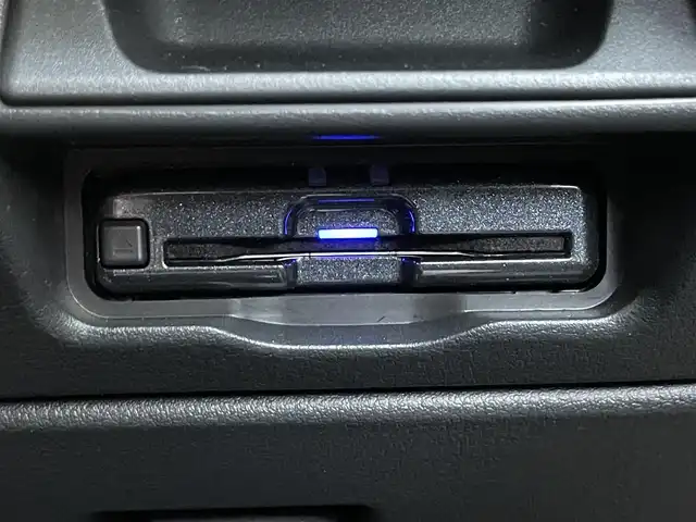 マツダ ＣＸ－６０ XD HV エクスクルーシブスポーツ 滋賀県 2022(令4)年 3.4万km ロジウムホワイトプレミアムメタリック 純正12.3インチナビ/Bluetooth/AppleCarPlay/AndoroidAuto/USB/フルセグ/レザーシート/BOSEサウンド/全方位カメラ/追従クルーズコントロール/クリアランスソナー/BSM/衝突軽減/ドラレコ（前後）/AC100V/4WD/ヒルディセントコントロール/電動パーキングブレーキ/オートブレーキホールド/パワーシート/ベンチレーション（D/N）/シートヒーター（全席）/ステアリングヒーター/ビルトインETC/パワーバックドア/パドルシフト/電動チルトステアリング/シートポジションメモリ/プッシュスタート/スマートキー/ステアリングリモコン/純正マット