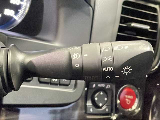 トヨタ クラウン ハイブリッド アスリートS 福島県 2016(平28)年 13.5万km ホワイトパールクリスタルシャイン 純正ナビ(フルセグTV/BT/CD/DVD/AM/FM)　サンルーフ 前後ドラレコ　クルーズコントロール　パワーシート（D席/N席）　シートヒーター(D席/N席）　ステアリングヒーター レーダー　デジタルインナーミラー　ビルトインＥＴＣ　フルエアロ　電動サンシェード LEDヘッドライト 純正ＡＷ　　エンジンスターター　スマートキー スペアキー 保証書 取扱説明書