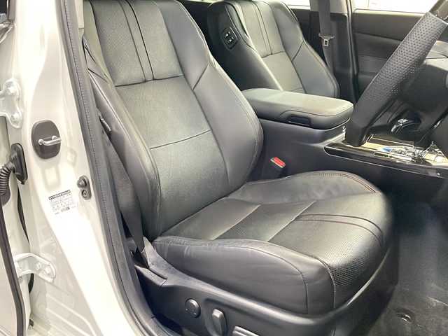 トヨタ クラウン ハイブリッド アスリートS 福島県 2016(平28)年 13.5万km ホワイトパールクリスタルシャイン 純正ナビ(フルセグTV/BT/CD/DVD/AM/FM)　サンルーフ 前後ドラレコ　クルーズコントロール　パワーシート（D席/N席）　シートヒーター(D席/N席）　ステアリングヒーター レーダー　デジタルインナーミラー　ビルトインＥＴＣ　フルエアロ　電動サンシェード LEDヘッドライト 純正ＡＷ　　エンジンスターター　スマートキー スペアキー 保証書 取扱説明書