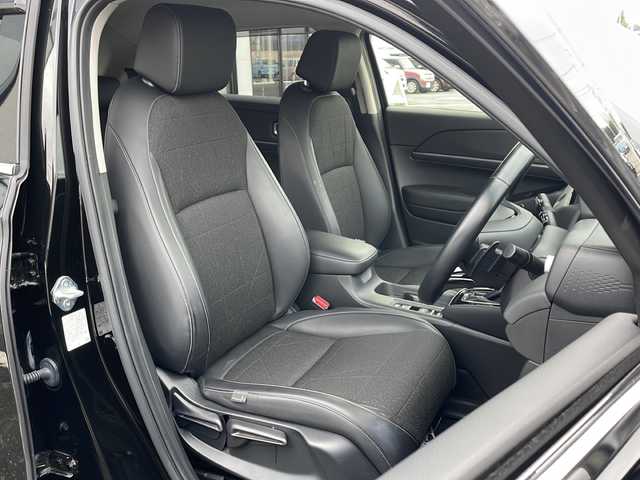 ホンダ ヴェゼル ハイブリッド e:HEV Z 道東・釧路十勝 2021(令3)年 4.1万km クリスタルブラックパール ・ワンオーナー/・４WD/・純正9インチナビ/（BT・ラジオ・USB・フルセグ・スマートフォン連携）/・バックカメラ/・レーダークルーズコントロール/・パドルシフト/・ステアリングヒーター/・ハーフレザーシート/・前席シートヒーター/・ドアバイザー/・LEDヘッドライト/・フォグライト/・前後コーナーセンサー/・パワーバックドア/・純正ドライブレコーダー/・純正フロアマット/・横滑り防止装置/・オートライト/・衝突被害軽減ブレーキ/・レーンキープアシスト/・純正18インチアルミホイール/・置くだけ充電/・保証書