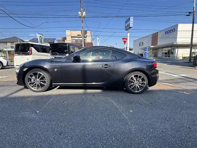 トヨタ ８６ GT 神奈川県 2018(平30)年 1.8万km ダークグレーメタリック ワンオーナー/純正ナビYV/バックモニター/スペアキー/保証書・取説/ディーラー点検記録簿