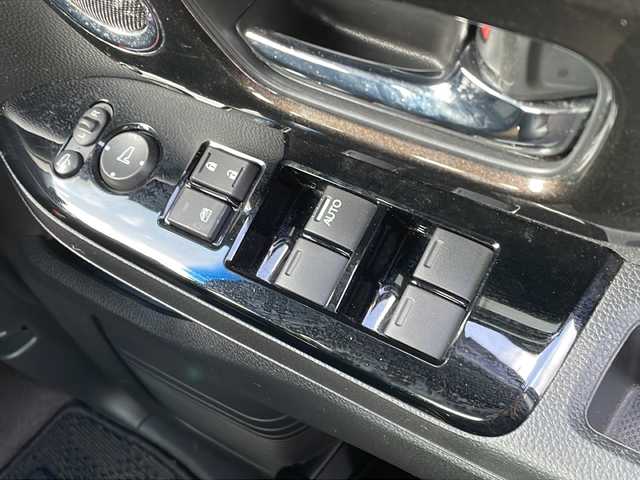 ホンダ Ｎ ＢＯＸ カスタム G EX ターボ ホンダセンシング 長野県 2018(平30)年 5.6万km シャイニンググレーM ターボ/ハーフレザーシート/純正ナビ【VXU-195NBi】/フルセグテレビ/BluetoothAudio/社外14インチアルミホイール/両側パワースライドドア/クルーズコントロール/レーンキープアシスト/衝突軽減システム/純正フロアマット/プッシュスタート/コーナーセンサー/ドライブレコーダー/オートハイビーム/LEDオートライト/フォグランプ/パドルシフト/バックカメラ/ETC