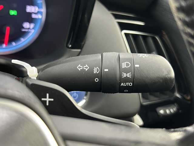 トヨタ クラウン ハイブリッド RS 愛知県 2019(令1)年 3.8万km ホワイトパールクリスタルシャイン 純正8インチナビ　/（フルセグTV/ＣＤ/ＤＶＤ/Ｂｌｕｅｔｏｏｔｈ/SD)/バックカメラ/トヨタセーフティセンス/・衝突軽減ブレーキ　/・レーンキープアシスト　/・レーダークルーズコントロール/ＥＴＣ　/ドライブレコーダー　/パワーシート/シートヒーター/LEDヘッドライト/純正フロアマット/純正18インチアルミホイール/スマートキー/プッシュスタート/横滑り防止装置