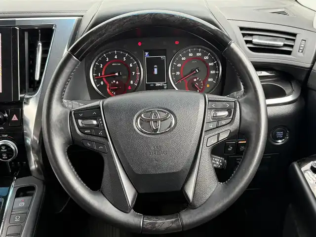 トヨタ アルファード S Cパッケージ 千葉県 2023(令5)年 2.9万km ホワイトパールクリスタルシャイン トヨタセーフティセンス/レーンキープアシスト/レーダークルーズコントロール/純正8インチディプレイオーディオ/サンルーフ/電動りアゲート/オットマン/両側パワースライドドア/D席シートメモリー/LEDヘッドライト/ステアリングヒーター/ベンチレーション