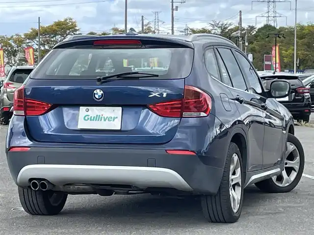 ＢＭＷ Ｘ１ xDrive 25i 道央・札幌 2010(平22)年 7.5万km ディープシーブルー ４WD/純正メーカーナビ/CD/DVD/BT/DTC/ダウンヒルアシストコントロール/ミラー一体型ETC/サンルーフ/前席パワーシート/D席シートヒーター/革巻きステアリング/ステアリングリモコン/MTモード付AT/プッシュスタート/スマートキー/HIDヘッドライト/オートライト/フォグランプ/電動格納ミラー/フロアマット/スペアキー