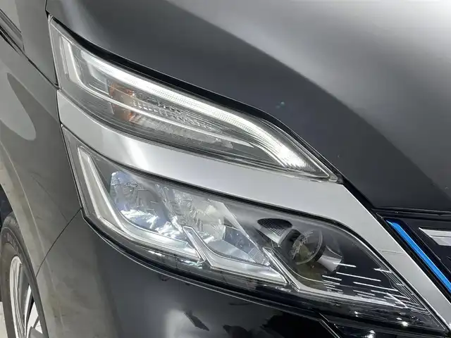 日産 セレナ e－パワー ハイウェイスター V 埼玉県 2020(令2)年 2.1万km ダイヤモンドブラック 禁煙車　１１型後席モニター　純正１２．３型ナビＴＶ　全方位カメラ　両側電動スライドドア　シートヒーター　ＥＴＣ　ドライブレコーダー　プロパイロット　ＬＥＤヘッドライト　ＢＳＭ　スマートルームミラー