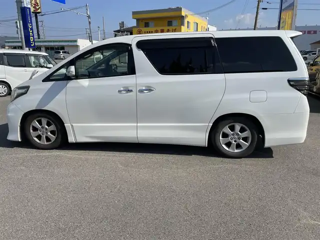 トヨタ アルファード 240S 和歌山県 2012(平24)年 14万km ホワイトパールクリスタルシャイン (株)IDOMが運営する【じしゃロン和歌山店】の自社ローン専用車両になります。こちらは現金またはオートローンご利用時の価格です。自社ローンご希望の方は別途その旨お申付け下さい/純正7インチナビ/フルセグTV/ETC/バックカメラ/両側パワースライドドア/純正フリップダウン/純正フロアマット/純正アルミホイール/ヴァレンティ製社外テールライト/RSR製ダウンサス