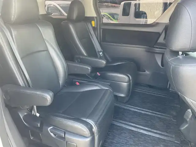 トヨタ アルファード 240S 和歌山県 2012(平24)年 14万km ホワイトパールクリスタルシャイン (株)IDOMが運営する【じしゃロン和歌山店】の自社ローン専用車両になります。こちらは現金またはオートローンご利用時の価格です。自社ローンご希望の方は別途その旨お申付け下さい/純正7インチナビ/フルセグTV/ETC/バックカメラ/両側パワースライドドア/純正フリップダウン/純正フロアマット/純正アルミホイール/ヴァレンティ製社外テールライト/RSR製ダウンサス