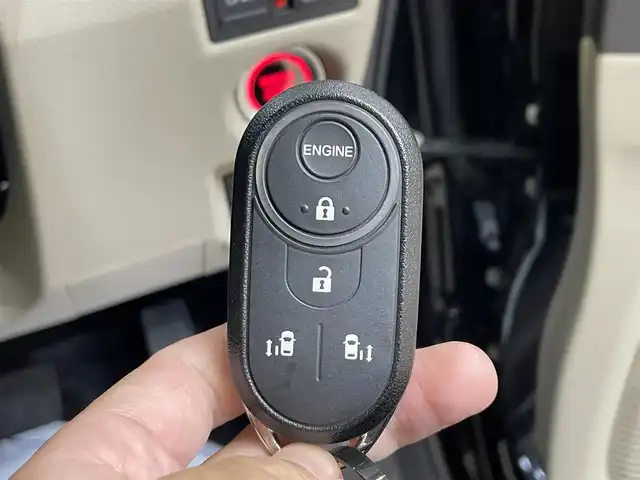 ホンダ Ｎ ＢＯＸ G L ホンダセンシング 岩手県 2020(令2)年 1.9万km クリスタルブラックパール ４W/両側パワースライドドア/ホンダセンシング/衝突軽減ブレーキ/路外逸脱抑制/アダプティブクルーズコントロール/車線維持支援機能/誤発進抑制機能/先行車発信お知らせ機能/オートハイビーム/横滑り防止装置/アイドリングストップ/前席シートヒーター/ロールサンシェード/チップアップリアシート/フロントベンチシート/純正ナビ/フルセグTV/バックカメラ/ETC/フルLEDヘッドランプ/１４インチスチールホイール/純正ホイールキャップ