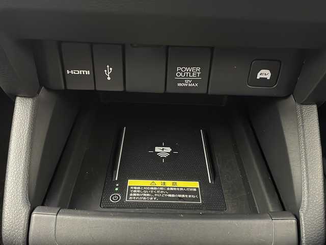 ホンダ オデッセイ ハイブリッド e:HEVアブソルート EXブラックED 大阪府 2023(令5)年 1.9万km プラチナホワイトパール 純正11インチナビ/【フルセグＴＶ/ＡＭ/ＦＭ/ＣＤ/ＤＶＤ/ＢＴ/ＵＳＢ/ＨＤＭＩ//ＡｐｐｌｅＣａｒＰｌａｙ/ＡｎｄｒｏｉｄＡｕｔｏ】/純正ドライブレコーダー前後/ETC/バックカメラ(全方位)/Honda SENSING/・衝突軽減ブレーキ/・誤発進抑制機能/・後方誤発進抑制機能/・近距離衝突軽減ブレーキ/・歩行者事故低減ステアリング/・路外逸脱抑制機能/・追従機能付きアダプティブクルーズコントロール/・車線維持支援システム/・先行車発進お知らせ機能/・標識認識機能/・オートハイビーム/・ブラインドスポットインフォメーション/・パーキングセンサーシステム/・後退出庫サポート/パワーシート(D席・N席・2列目)/シートヒーター(D席・N席・２列目)/オットマン(2列目)/両側パワースライドドア/パワーバックドア/純正フロアマット/スマートキー