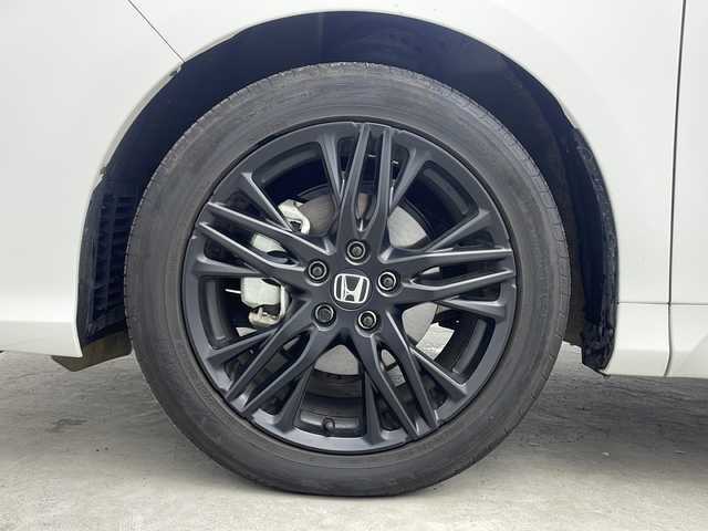 ホンダ オデッセイ ハイブリッド e:HEVアブソルート EXブラックED 大阪府 2023(令5)年 1.9万km プラチナホワイトパール 純正11インチナビ/【フルセグＴＶ/ＡＭ/ＦＭ/ＣＤ/ＤＶＤ/ＢＴ/ＵＳＢ/ＨＤＭＩ//ＡｐｐｌｅＣａｒＰｌａｙ/ＡｎｄｒｏｉｄＡｕｔｏ】/純正ドライブレコーダー前後/ETC/バックカメラ(全方位)/Honda SENSING/・衝突軽減ブレーキ/・誤発進抑制機能/・後方誤発進抑制機能/・近距離衝突軽減ブレーキ/・歩行者事故低減ステアリング/・路外逸脱抑制機能/・追従機能付きアダプティブクルーズコントロール/・車線維持支援システム/・先行車発進お知らせ機能/・標識認識機能/・オートハイビーム/・ブラインドスポットインフォメーション/・パーキングセンサーシステム/・後退出庫サポート/パワーシート(D席・N席・2列目)/シートヒーター(D席・N席・２列目)/オットマン(2列目)/両側パワースライドドア/パワーバックドア/純正フロアマット/スマートキー